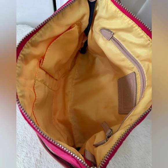 Coach Nylon Crossbody Bag EUC - Picture 4 of 7